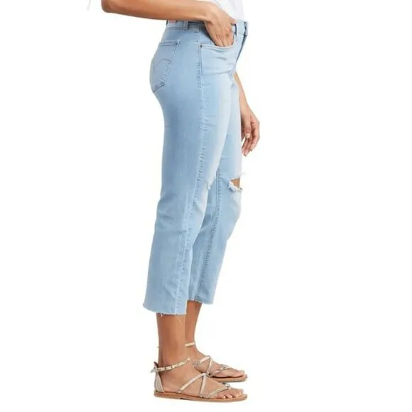 NWT LEVIS Curvy Straight Cropped Lightly Buzzed Destructed Jeans