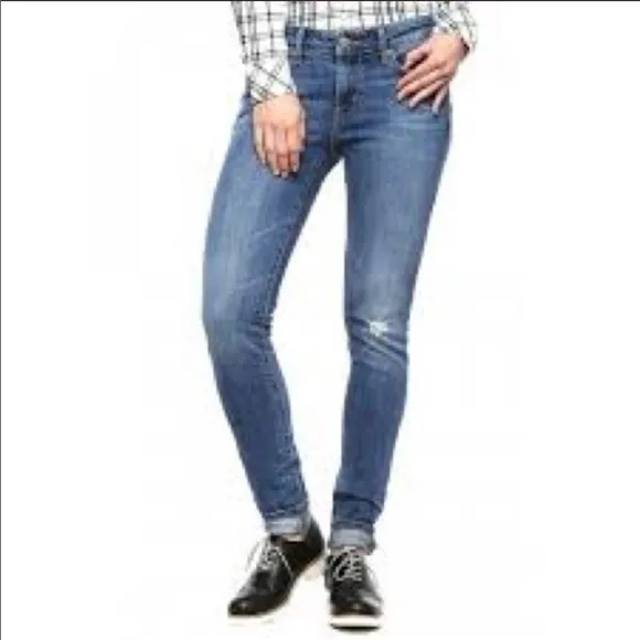 NWT Levi’s: Size 30x32 Long Ripped Blue Jeans