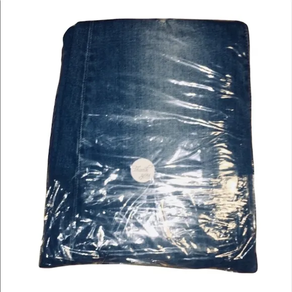 NWT Levi’s: Size 30x32 Long Ripped Blue Jeans