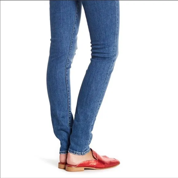 NWT Levi’s: Size 30x32 Long Ripped Blue Jeans
