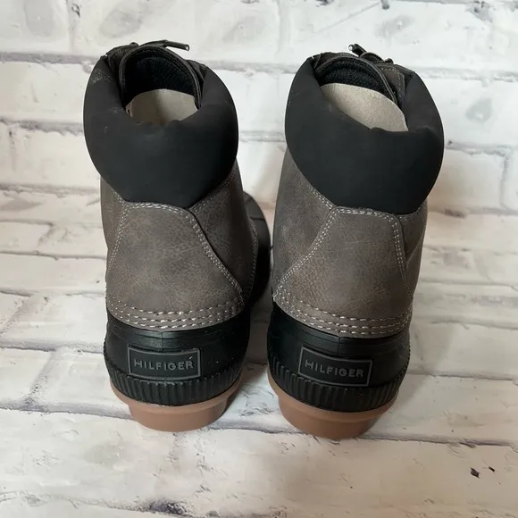 NWT Mens Tommy Hilfiger Colins 2 lace up dark grey duck boots size 10