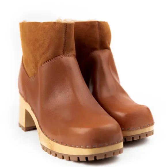 NWT  MIA Josi clog boots, Brand New in box, size 10
