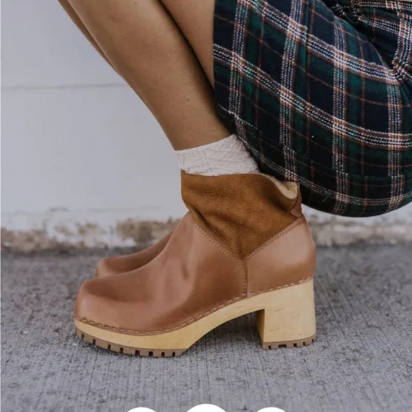 NWT  MIA Josi clog boots, Brand New in box, size 10
