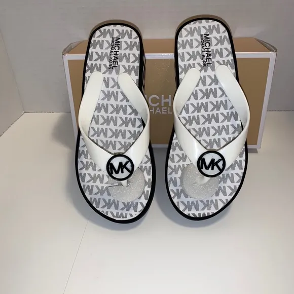 NWT Michael kors Sandals For Girl New
