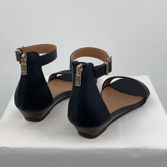 🌹NWT NIB Kenneth Cole Reaction Great Viber Women’s Navy Wedge Heel Sandals Shoes