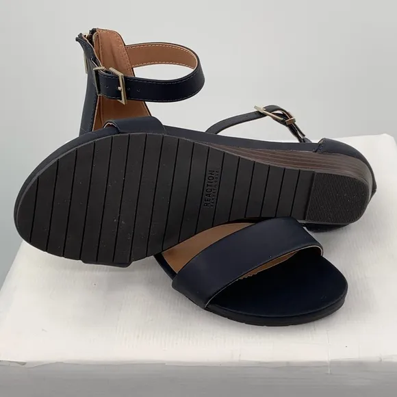 🌹NWT NIB Kenneth Cole Reaction Great Viber Women’s Navy Wedge Heel Sandals Shoes
