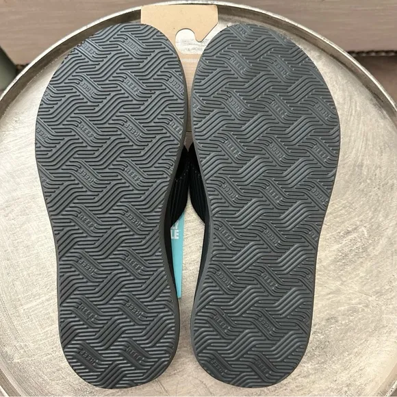NWT Reef Black Flip Flop Thong Arch Support Sandals Men’s Size 9