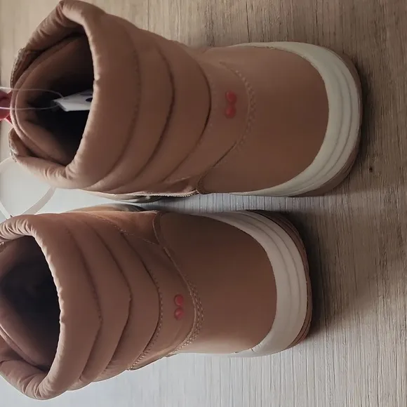 NWT‎ Ryka Amanda Ankle Tan Boots Women's Size US 8.5M