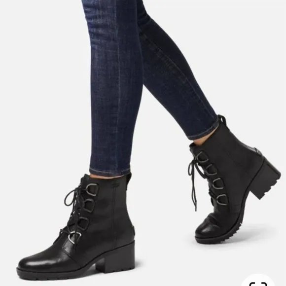 NWT Sorel Cate Lace Up Boots
