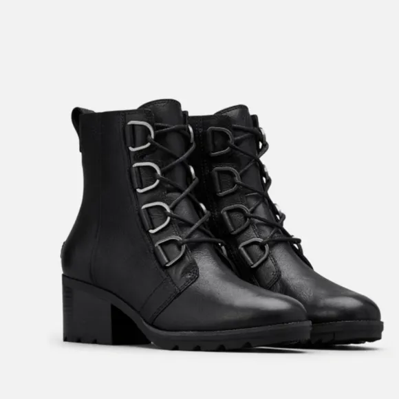 NWT Sorel Cate Lace Up Boots