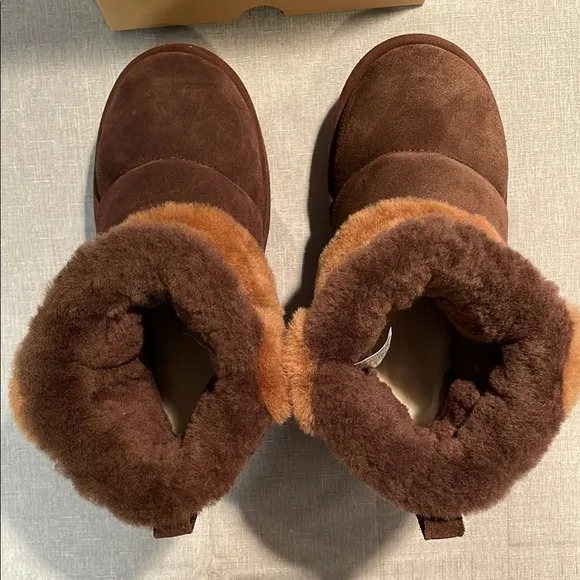 NWT UGG Classic Chillapeak Rich Brown Shearling Short Boot Size 7 Platform