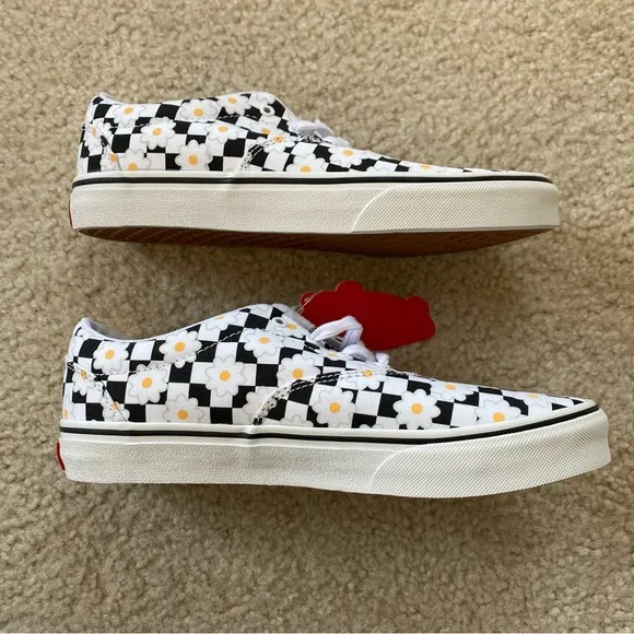 NWT Vans Doheny Floral Checkerboard Sneakers