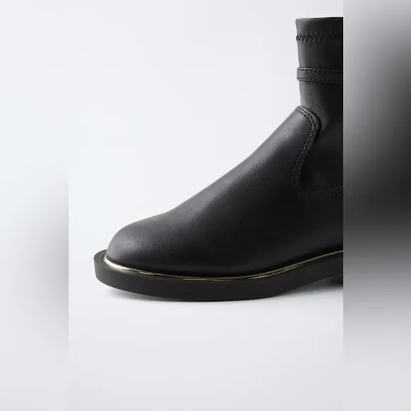 NWT ZARA METALLIC DETAIL ANKLE BOOTS