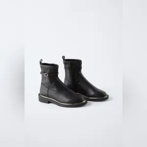 NWT ZARA METALLIC DETAIL ANKLE BOOTS