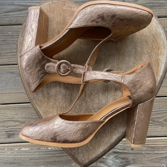 N.Y.L.A. Olysing Metallic Rose Gold T-Strap Block Heel Shoes Women's Size 11