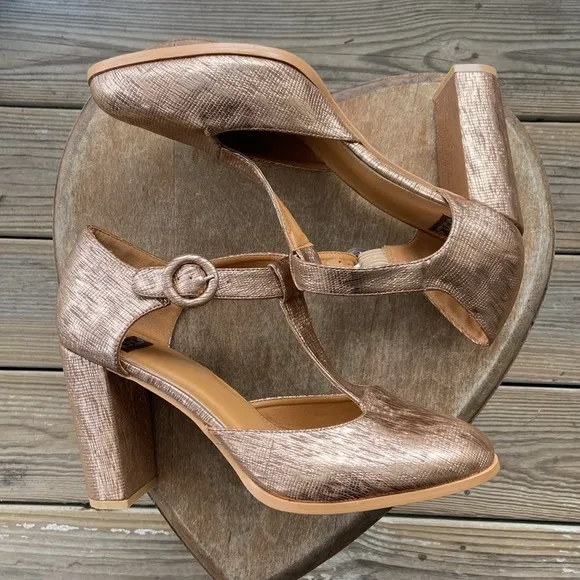 N.Y.L.A. Olysing Metallic Rose Gold T-Strap Block Heel Shoes Women's Size 11