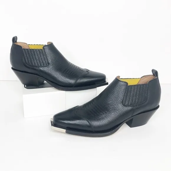 𝅺OFF White C/O Virgil Abloh Black leather, Western ankle boots