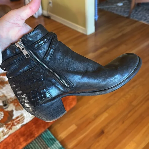 Officine Creative Black Leather Ankle Boots