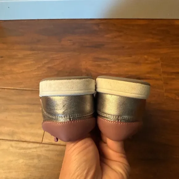 Old Soles Platinum Runner Kids Silver and Pink Sneakers-Size 3.5, Euro size 35