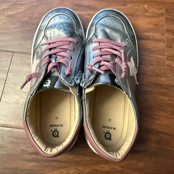 Old Soles Platinum Runner Kids Silver and Pink Sneakers-Size 3.5, Euro size 35