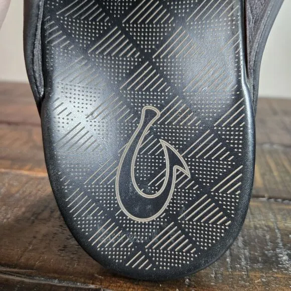 OluKai Auinala Mens Size 10 Beach Flip Flops Sandals Premium Leather Black