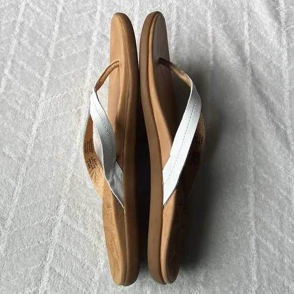OluKai Honu Flip Flop Sandals