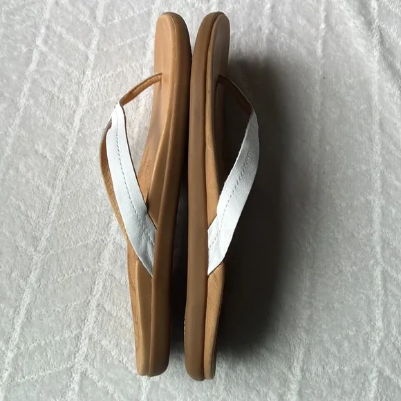 OluKai Honu Flip Flop Sandals