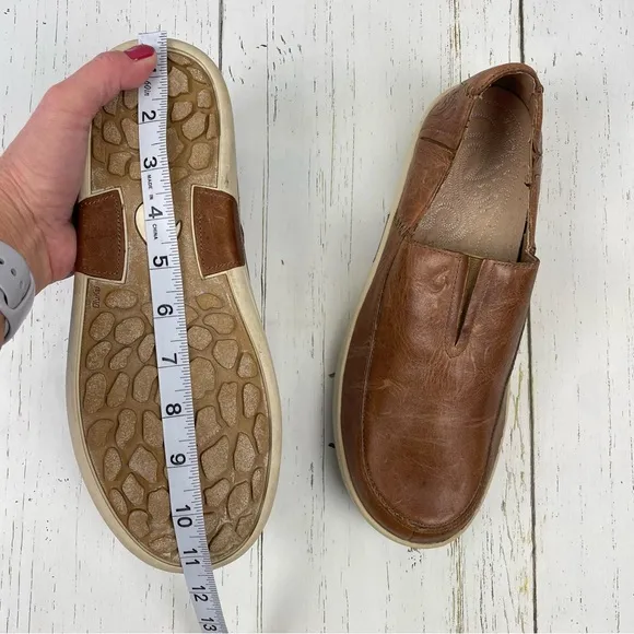 Olukai Kama’aina Tooled Design Leather Slip-On Shoes‎