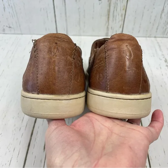 Olukai Kama’aina Tooled Design Leather Slip-On Shoes‎