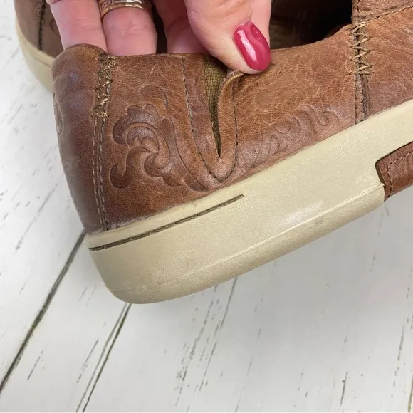 Olukai Kama’aina Tooled Design Leather Slip-On Shoes‎