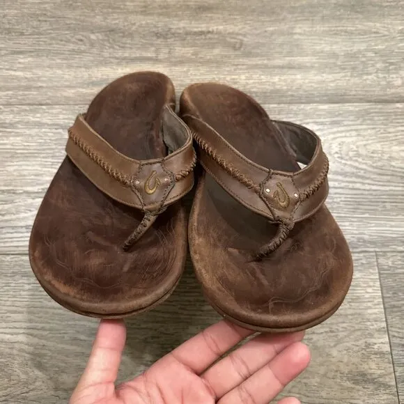 OluKai Mea Ola Brown Leather Embroidered Sandals Flip Flops Comfort Mens Size 13