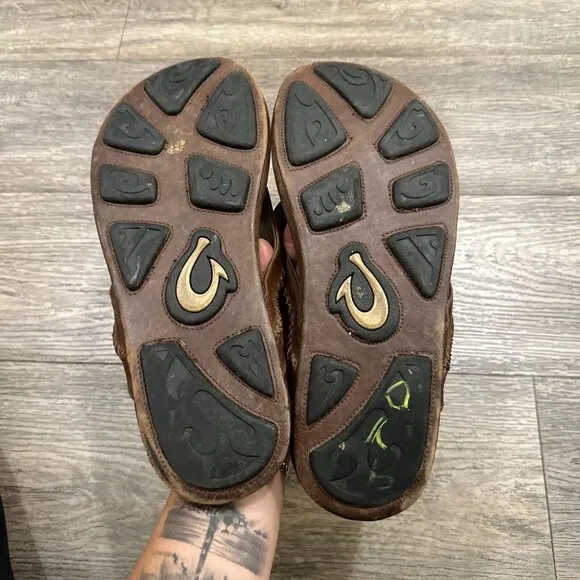 OluKai Mea Ola Brown Leather Embroidered Sandals Flip Flops Comfort Mens Size 13