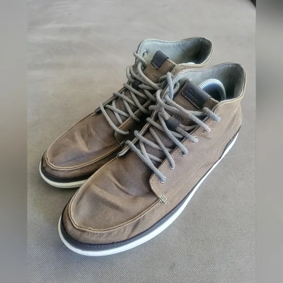 Olukai “Nalukai Kapa” Men's Boots Size M11 Brown Waxed Canvas