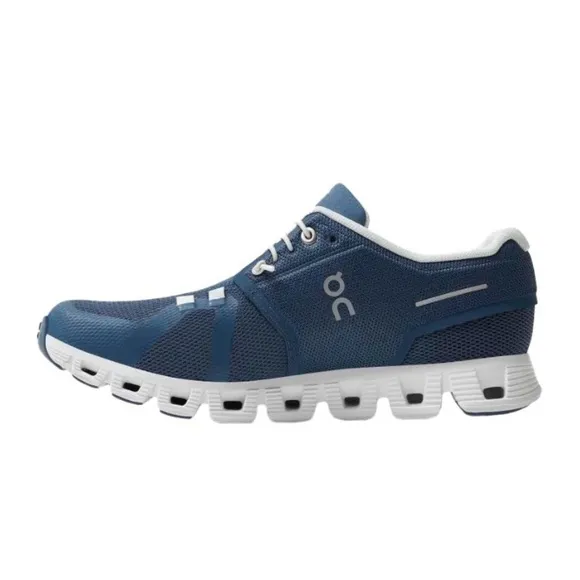 On Cloud Running Women’s Blue Running Shoes Size 6
