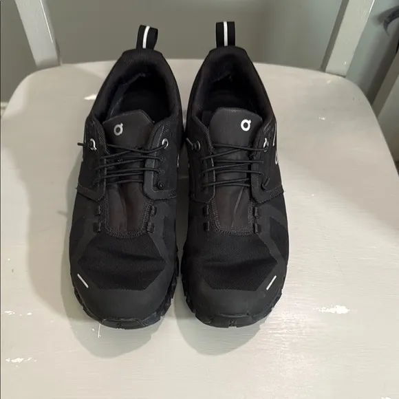 On Running Women’s waterproof Black Shoes