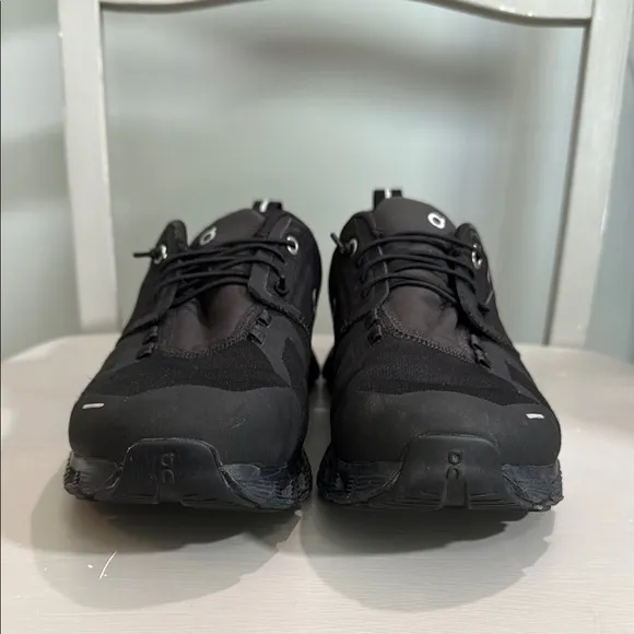 On Running Women’s waterproof Black Shoes