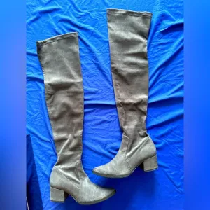 Only worn twice Donald J Pliner thigh high gray suede boots