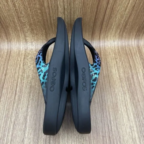OOFOS OOlala Luxe Animal Print Rainbow Leopard Flip Flop Sandals SIZE 8 EU 39