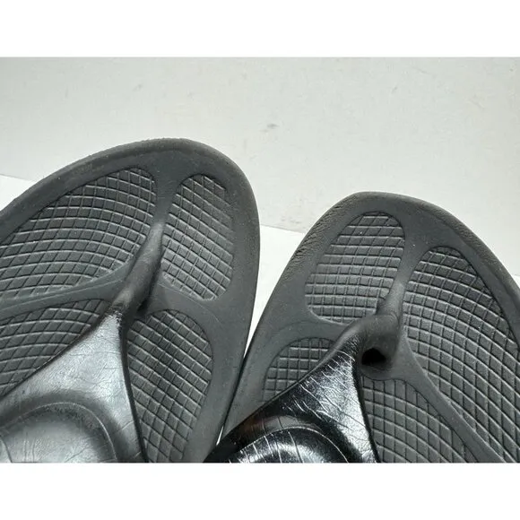 OOFOS Oolala Luxe Matte Black Slide Sandals Flip Flops Women's Size 9