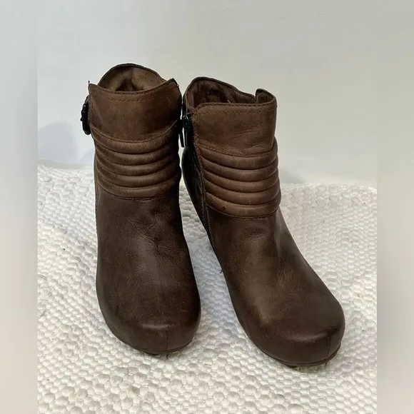 OTBT Dark taupe RED‎ BANK heeled ankle boots size 7.5.