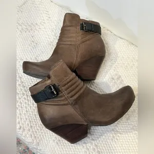 OTBT Dark taupe RED‎ BANK heeled ankle boots size 7.5.