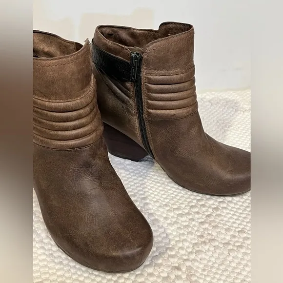 OTBT Dark taupe RED‎ BANK heeled ankle boots size 7.5.