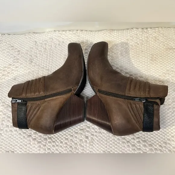OTBT Dark taupe RED‎ BANK heeled ankle boots size 7.5.