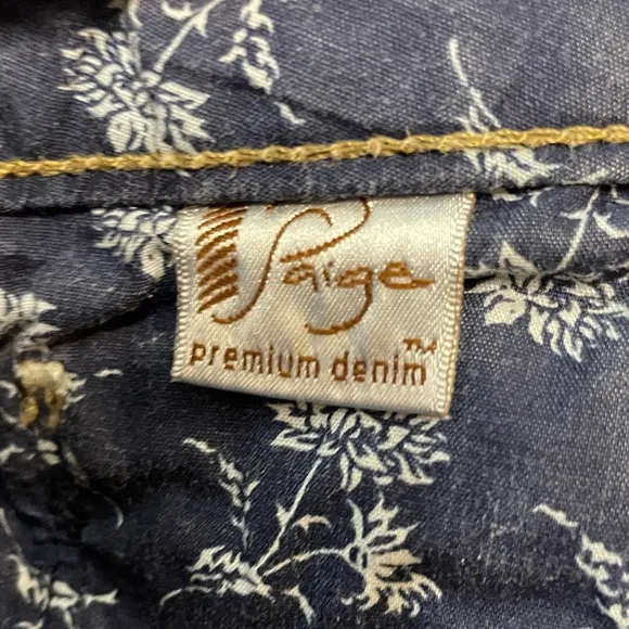 Paige Skyline Ankle Peg Slightly Distressed Blue Denim Jeans Size 27