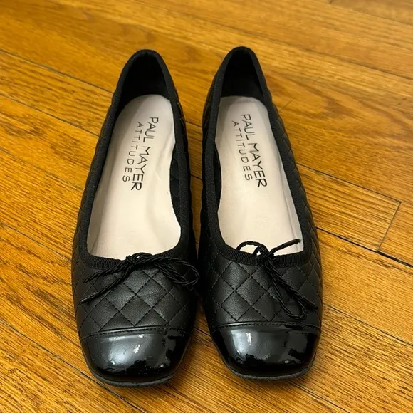 Paul Mayer Black Quilted Ballet Flat w/Patent Toe Cap. Size 7. EUC