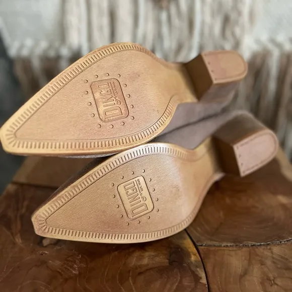 Perfect western booties pointy toe country style boots