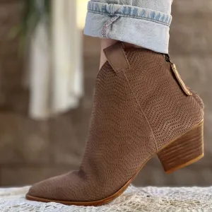 Perfect western booties pointy toe country style boots