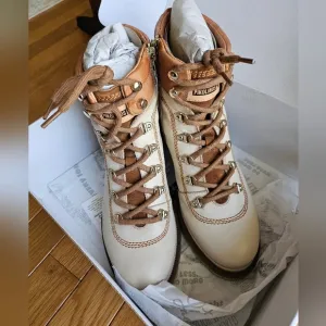 Pikolinos Aspe Marfil Boots