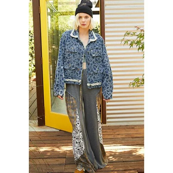 POL Flower Textured Raw Hem Long Sleeves Buttoned Chest Pocket Dark Denim Jacket