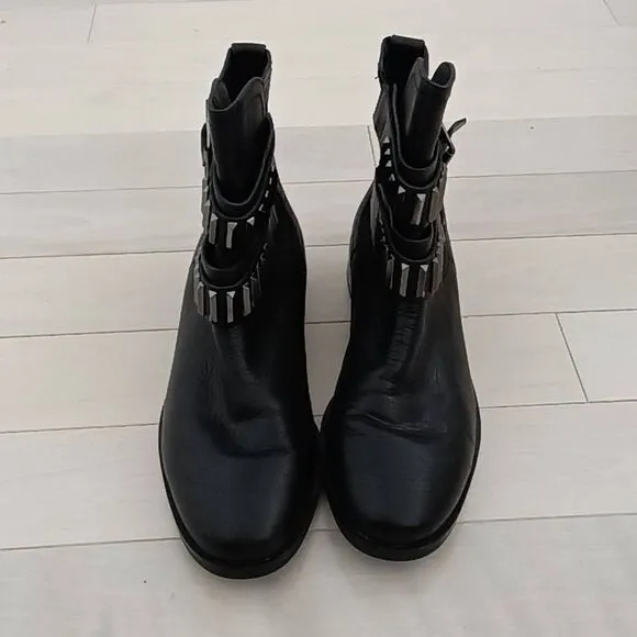 Pour La Victoire Women's Double Strap Ankle Pull On Boots Size 10